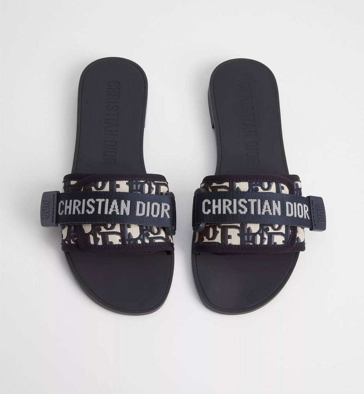 STRAP SANDALS
