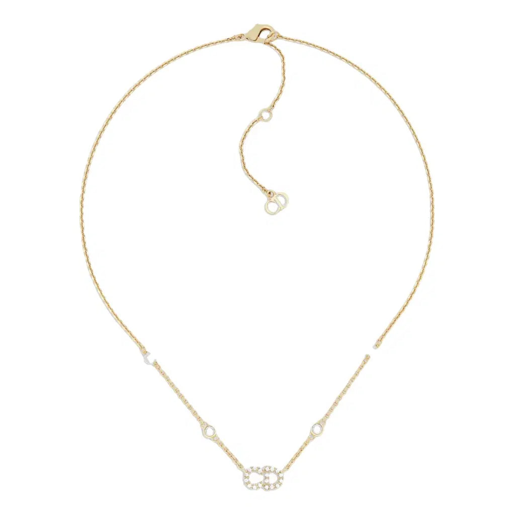 necklace with diamonds